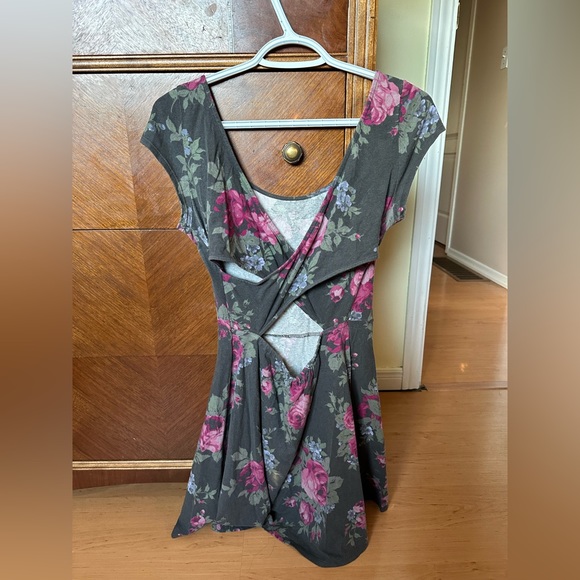 Floral midi dress from American Eagle - Picture 2 of 11